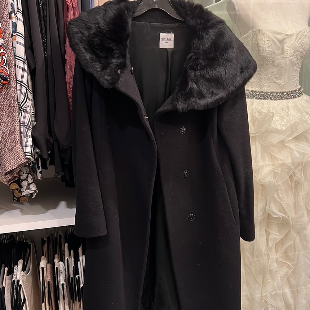 Cinzia rocca fur trim black coat